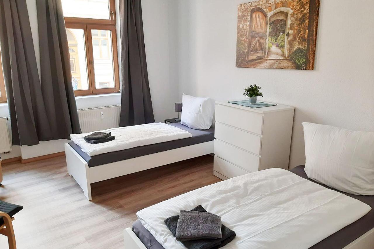 Cozy 2 Room Apartment In Magdeburg Exteriör bild